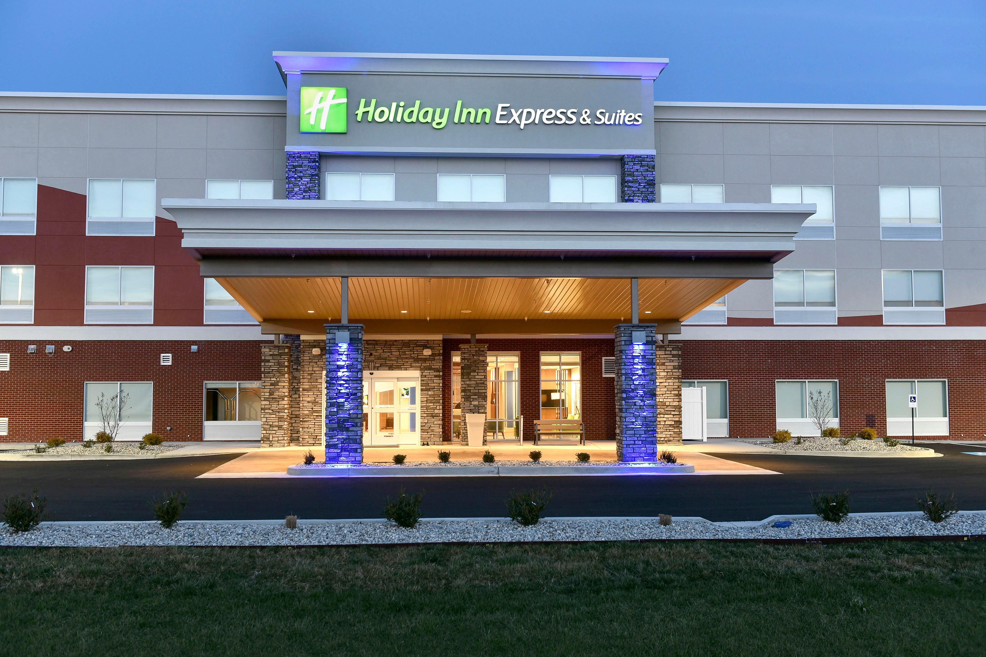 Holiday Inn Express & Suites - Madisonville By Ihg Exterior photo